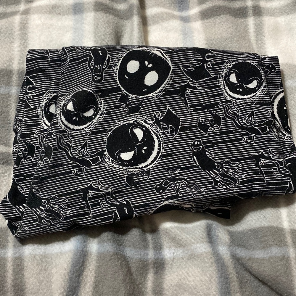Nightmare Before Christmas Lularoe TC Leggings.